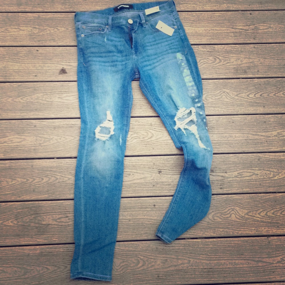 NWT Express Legging Mid Rise Stretch Torn Jeans